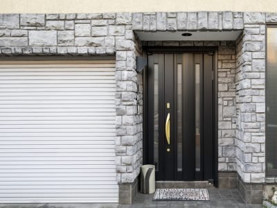 dark-house-entrance-japanese-building